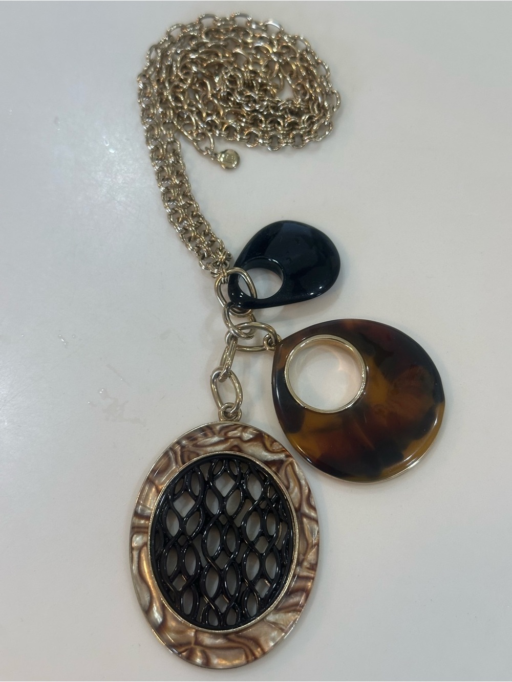 Liz Claiborne Tortoise & Black Resin Multi-Pendant Statement Necklace Gold Tone - Picture 5 of 14